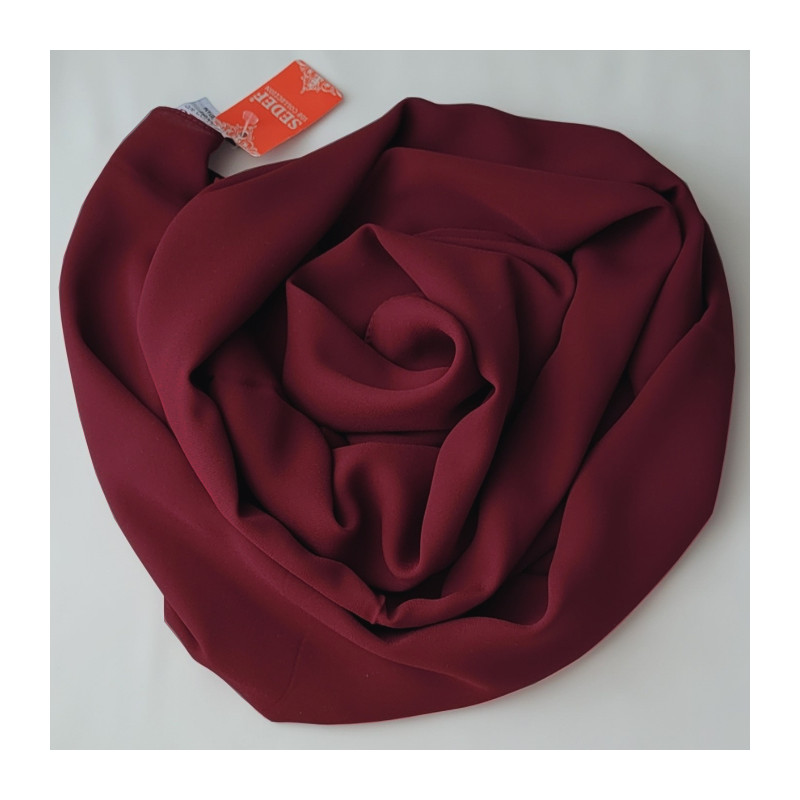 hijab crêpe rouge bordeaux